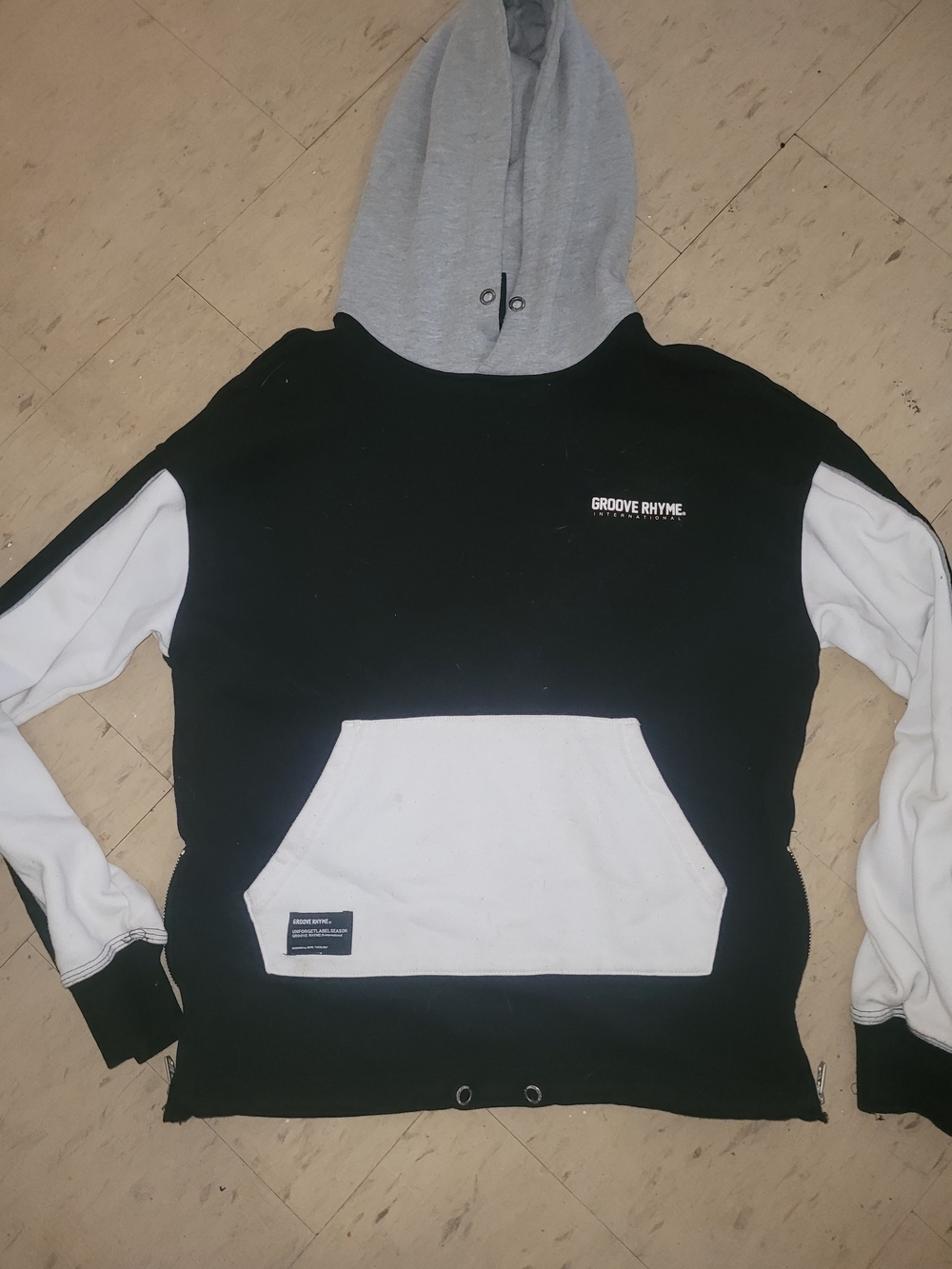 Men's Black & White Contrast Hooded Sweatshirt